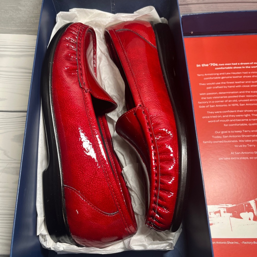 SAS Simplify Lipstick Red Patent Leather Loafers Women's Comfort Shoes 9N NIB‎